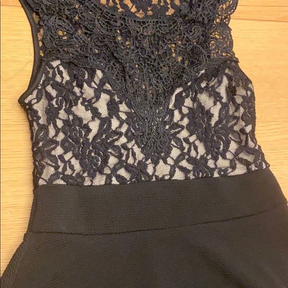 Black dress - Picture 2 of 4